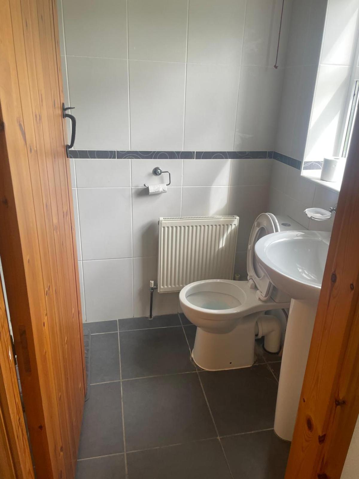 Katy Kellys Countryside Self Catering Cottage รอสส์คอมมัน ภายนอก รูปภาพ