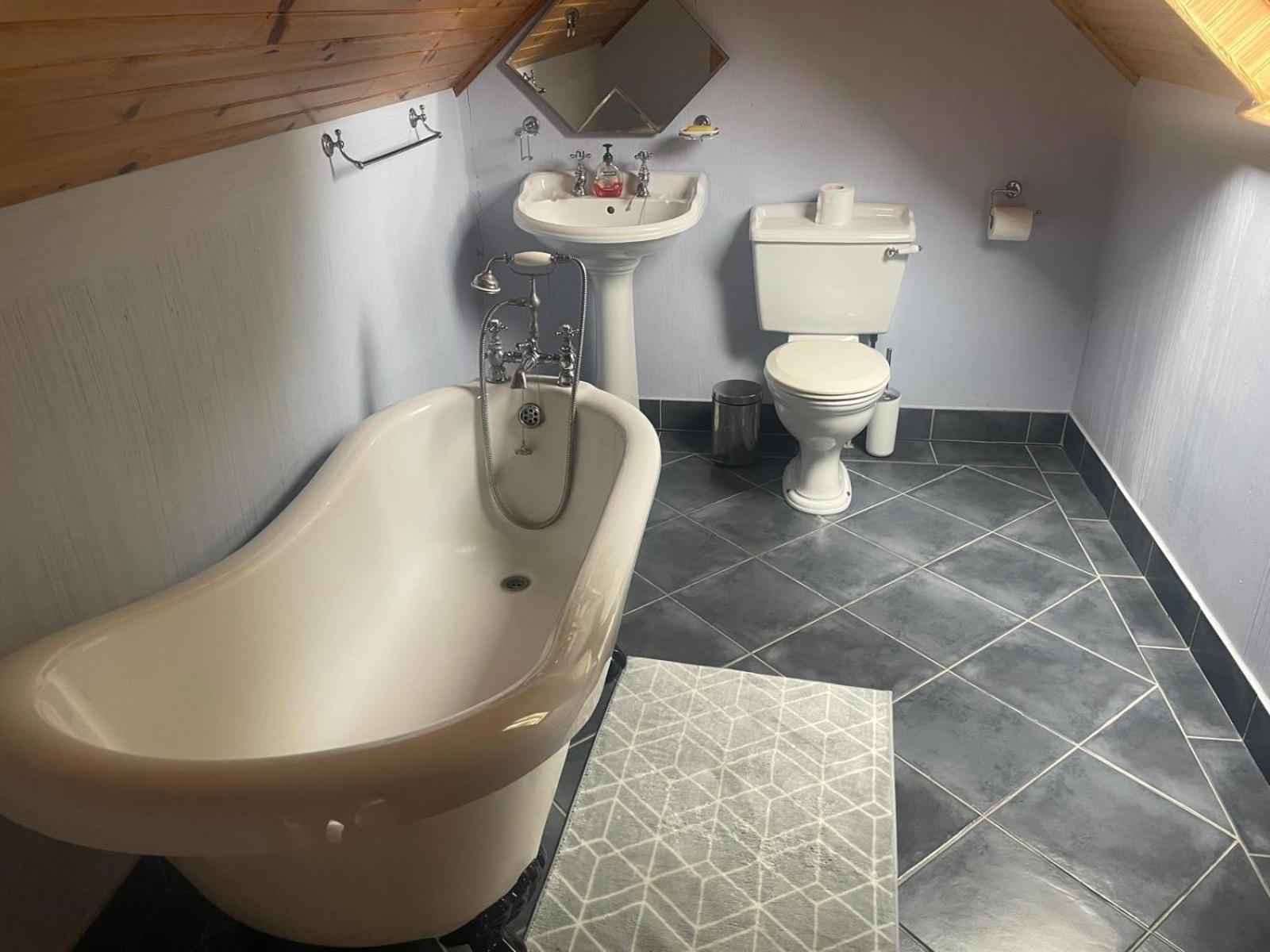 Katy Kellys Countryside Self Catering Cottage รอสส์คอมมัน ภายนอก รูปภาพ